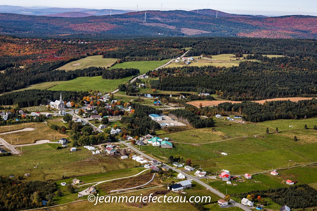 Parc éolien Mont Sainte-Marguerite S.E.C. | 226 Rue de lÉglise, Saint-Séverin, QC G0N 1V0, Canada | Phone: (418) 426-3838