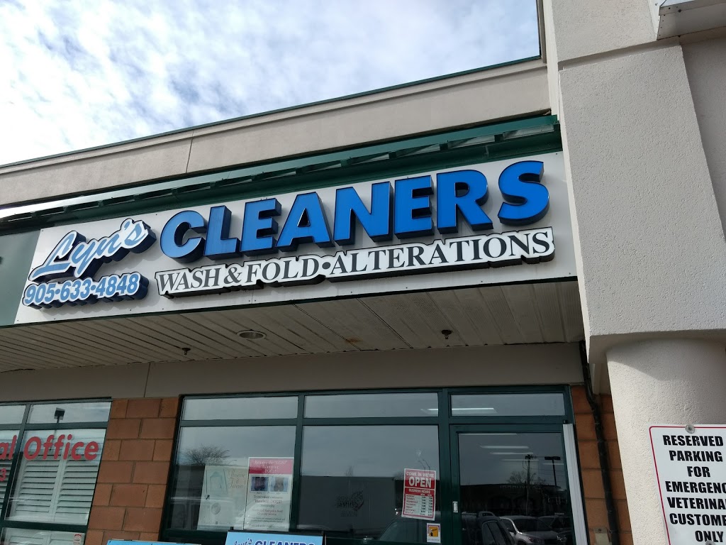 Lyns Cleaners | 1035 Brant St, Burlington, ON L7R 4X6, Canada | Phone: (905) 633-4848