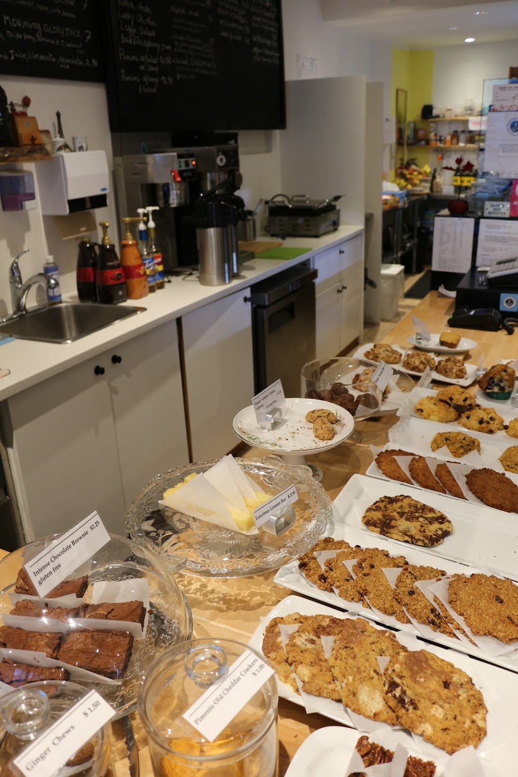 Figaro Café + Bakery | 4372 W 10th Ave, Vancouver, BC V6R 2H7, Canada | Phone: (778) 379-8608