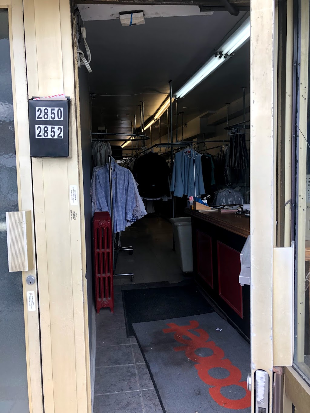 2 Star Cleaners | 2850 Dufferin St, North York, ON M6B 3S3, Canada | Phone: (647) 436-0404
