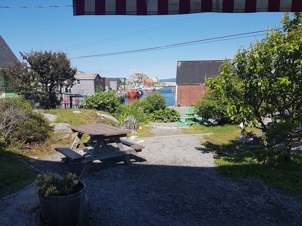 Toms lobster shack | 110 Peggys Point Rd, Peggys Cove, NS B3Z 3S2, Canada | Phone: (902) 943-3950