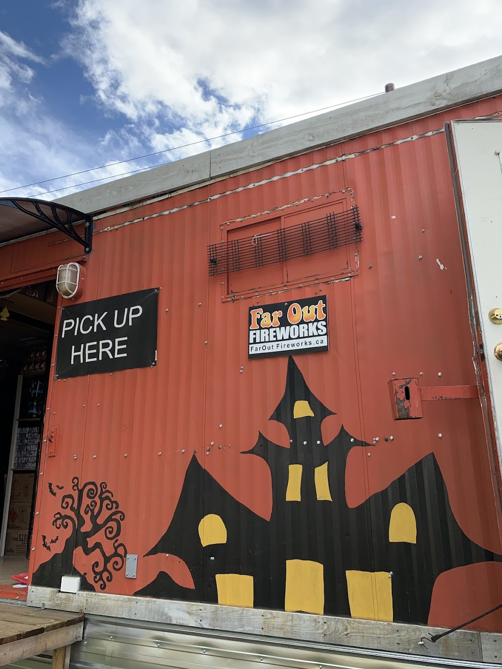 Farout Fireworks | 2601 Alberni Hwy, Coombs, BC V0R 1M0, Canada | Phone: (250) 816-7423