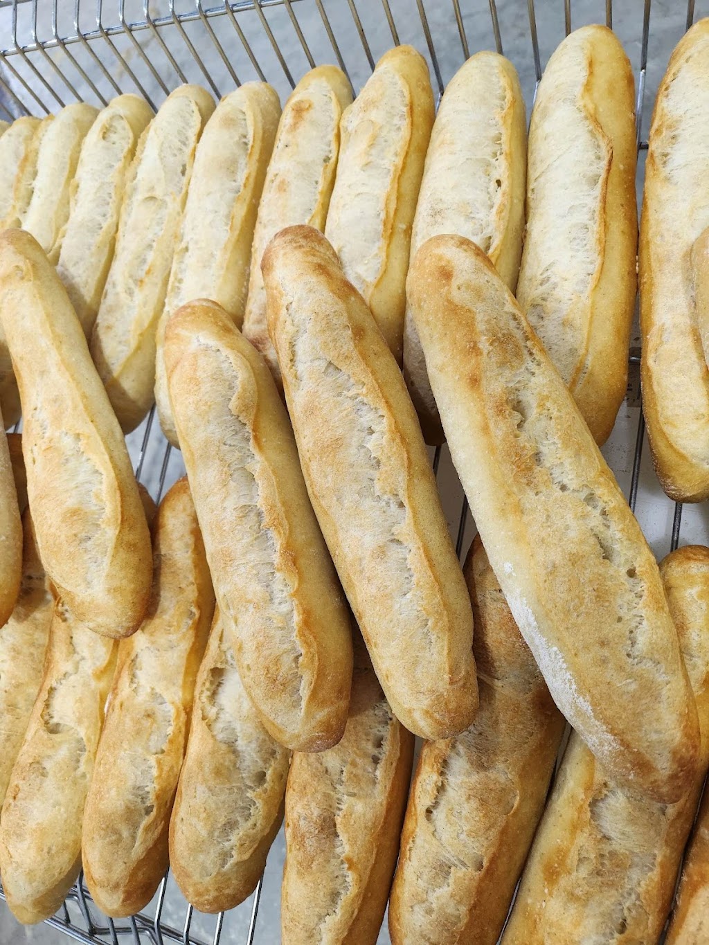 Monsieur Pain - boulangerie | 255 Rue de Singapour #17, Saint-Augustin-de-Desmaures, QC G3A 0P8, Canada | Phone: (581) 398-0875