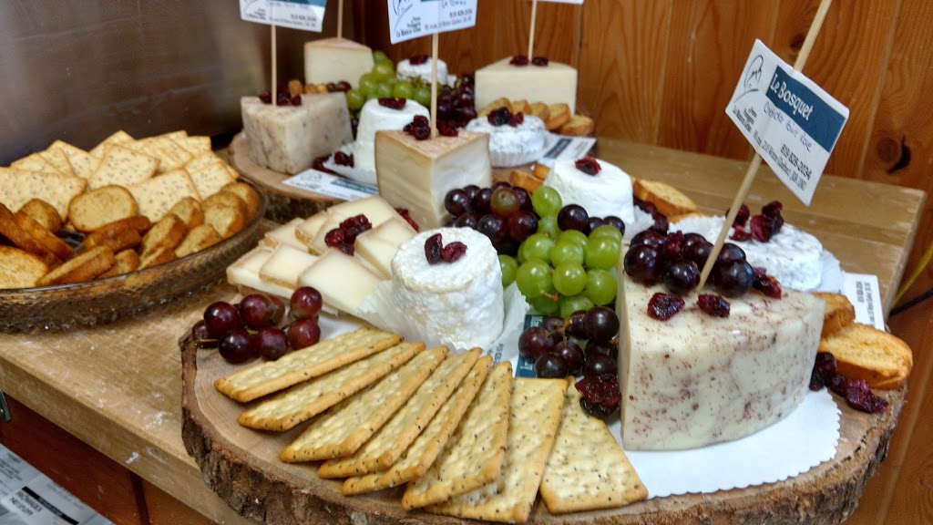Fromagerie La Maison Grise | 68 QC-216, Wotton, QC J0A 1N0, Canada | Phone: (819) 828-2034