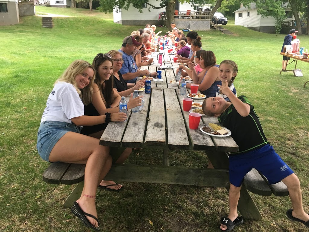 Muskie Bay Resort | 249 Robins Rd, Roseneath, ON K0K 2X0, Canada | Phone: (905) 352-2221