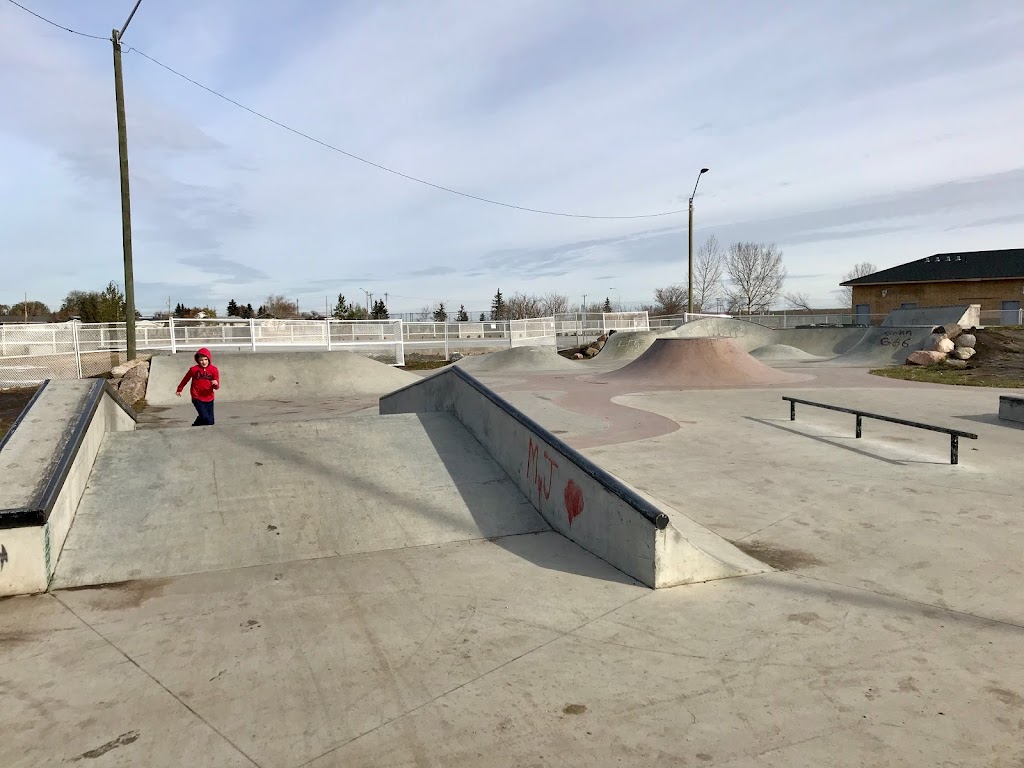 Gibbons Skatepark | 5002 51 Ave #4910, Gibbons, AB T0A 1N0, Canada | Phone: (780) 923-3331