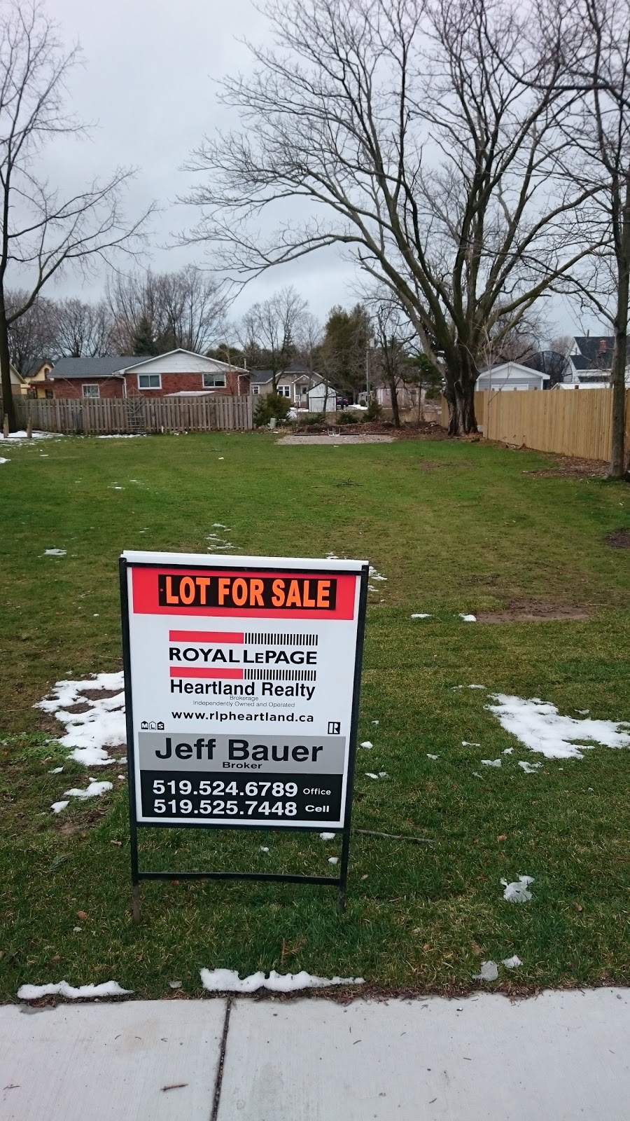HomeField Group - Royal LePage Heartland Realty Goderich | 33 Hamilton St, Goderich, ON N7A 1P8, Canada | Phone: (519) 524-6789