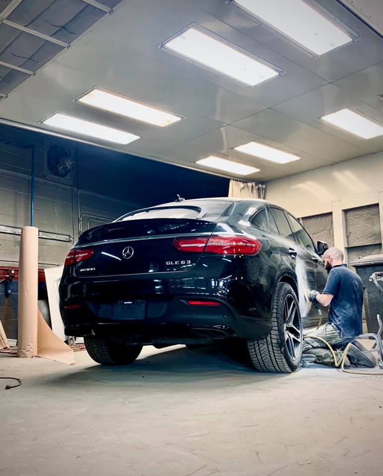 CENTRE DE COLLISION HBO | 5505 Bd Henri Bourassa O, Saint-Laurent, QC H4R 3E6, Canada | Phone: (514) 341-5109