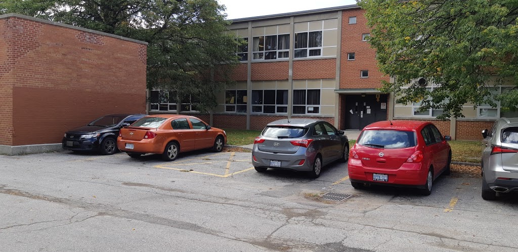 David and Mary Thomson Collegiate Institute | 125 Brockley Dr, Scarborough, ON M1P 0A2, Canada | Phone: (416) 396-5525