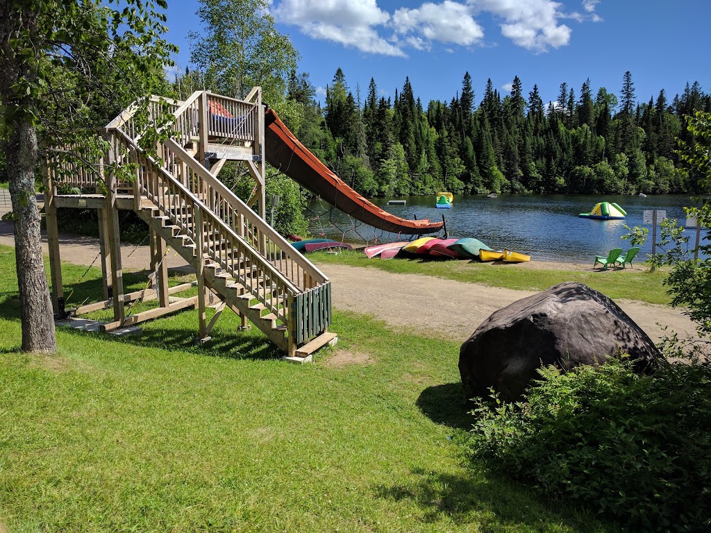 Centre De Plein Air Le PTit Bonheur | 1721 Chemin du Lac Quenouille, Lac-Supérieur, QC J0T 1J0, Canada | Phone: (819) 326-4281