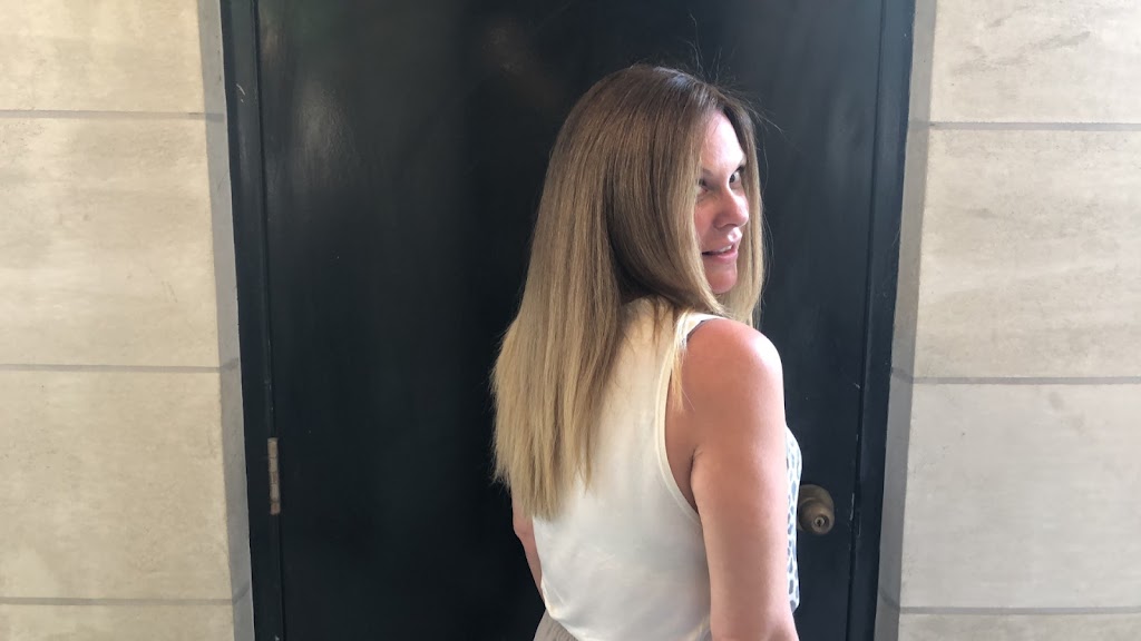 Michael Lawrence @ Applewood Village Hairstylists | 1077 N Service Rd #18, Mississauga, ON L4Y 1A6, Canada | Phone: (647) 331-9021