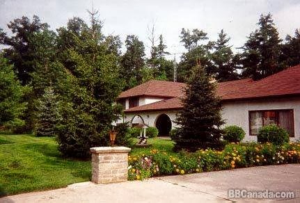 Gillespie Gardens Bed and Breakfast | 7608 Gillespie St, Port Franks, ON N0M 2L0, Canada | Phone: (519) 243-1515
