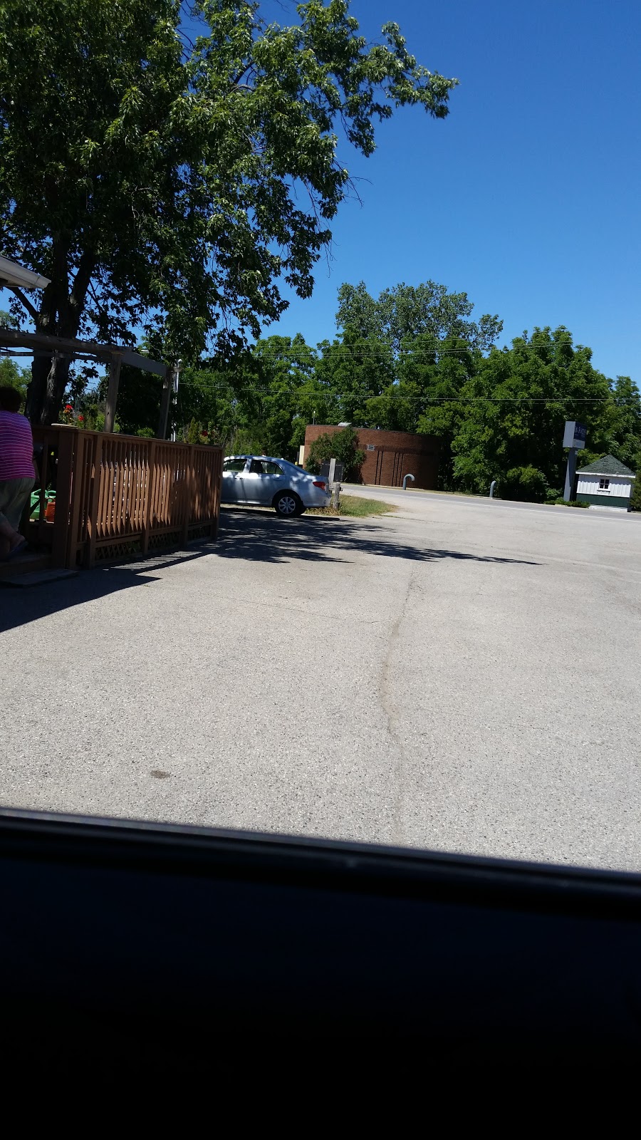 Patio Motel | 40 Main St E, Grand Bend, ON N0M 1T0, Canada | Phone: (519) 238-2431