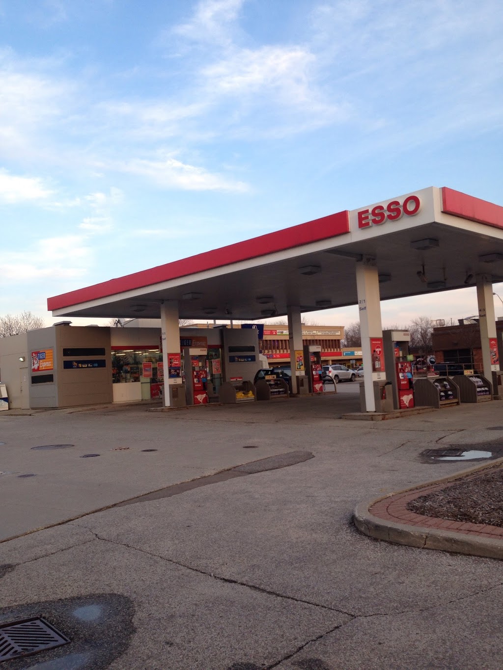 Esso | 6015 Leslie St, North York, ON M2H 1J8, Canada | Phone: (416) 496-3330