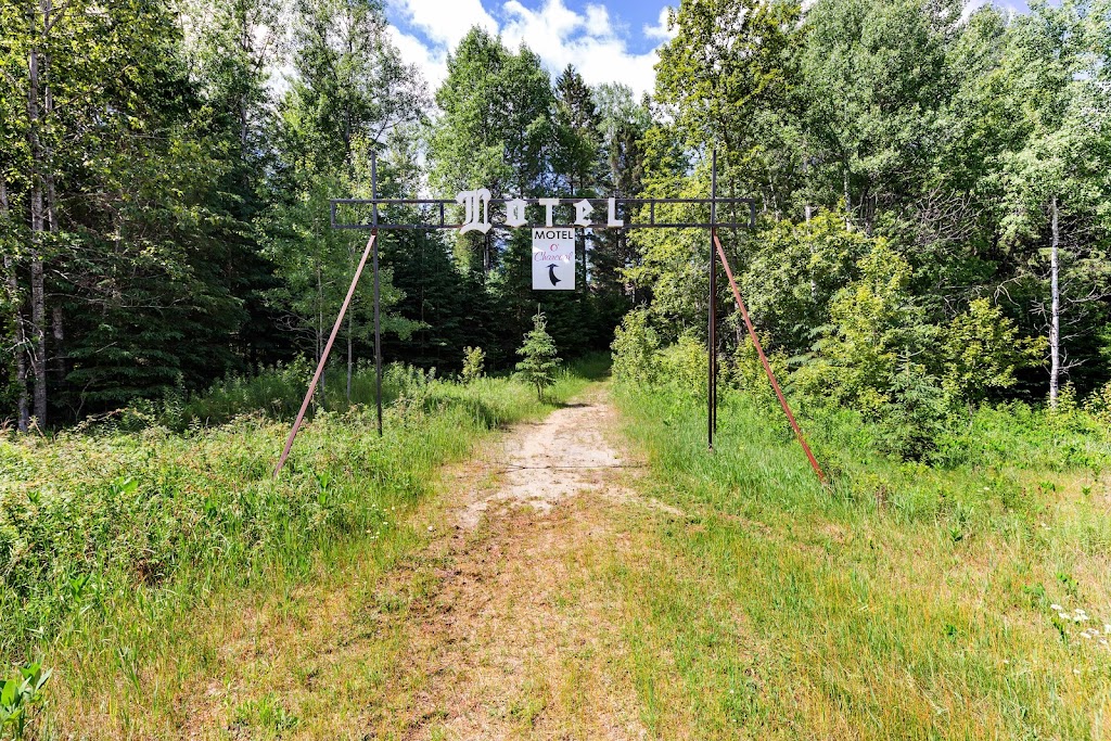 Motel Rivière-Rouge | 2004 Rue LAnnonciation N, Rivière-Rouge, QC J0T 1T0, Canada | Phone: (438) 377-7009