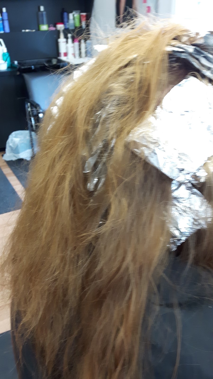 Camelot Hair Design | 537 Mary St, Woodstock, ON N4S 4S8, Canada | Phone: (519) 320-1117