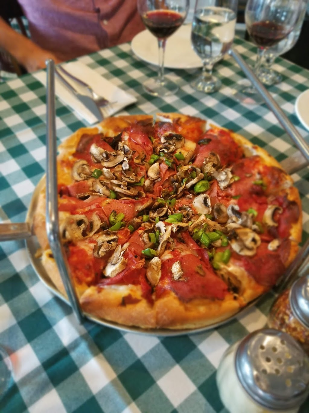 The Stromboli Inn | 614 1 Ave NE, Calgary, AB T2E 3S2, Canada | Phone: (403) 265-8680