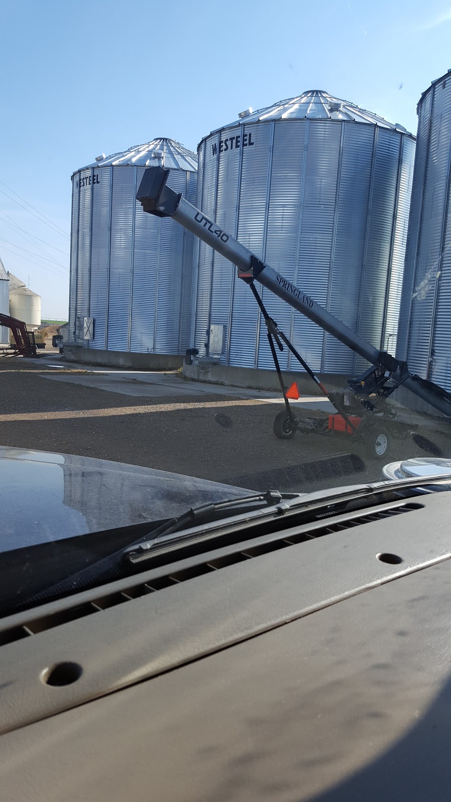 Kolk Farms Ltd. | Iron Springs, AB T0K 1G0, Canada | Phone: (403) 738-4500