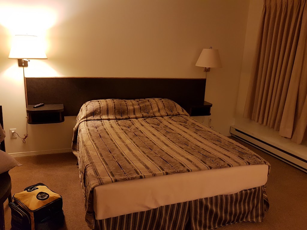 Hotel Victoria | 667 Main St, Lillooet, BC V0K 1V0, Canada | Phone: (250) 256-4112