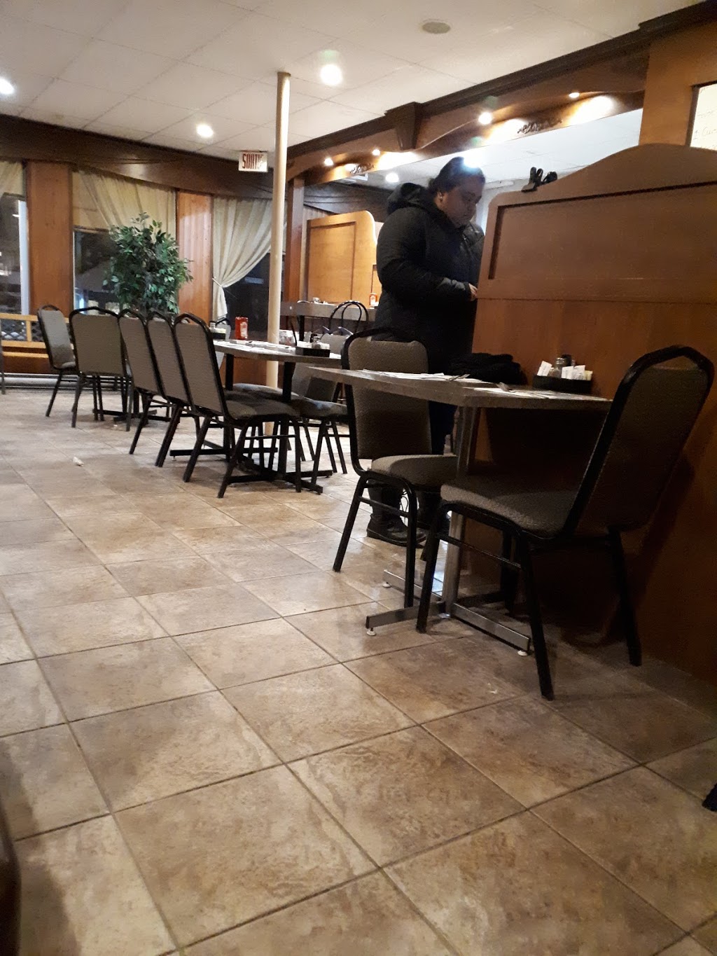 Resto-Truc Enr | 1204 Rue Notre-Dame Est, Thetford Mines, QC G6G 2V1, Canada | Phone: (418) 338-3233