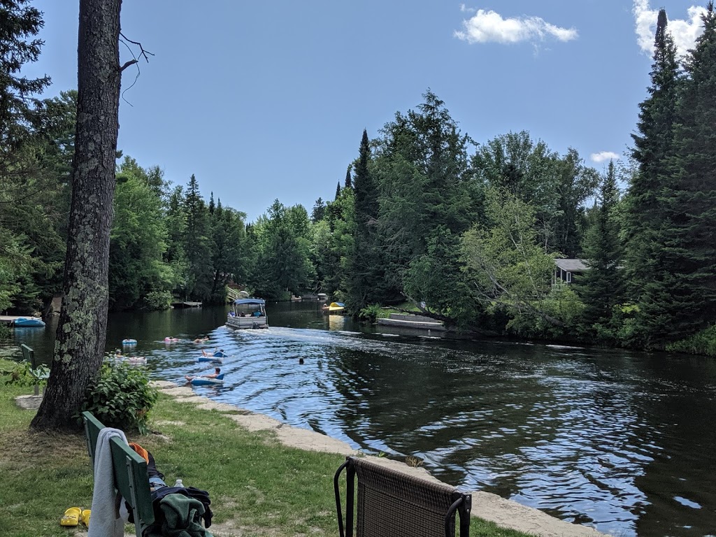 Log Chateau Park | 1691 Kawartha Lakes County Rd 121, Fenelon Falls, ON K0M 1N0, Canada | Phone: (705) 887-3960
