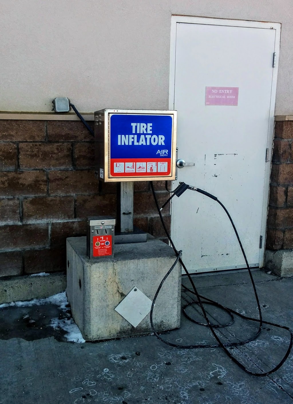 Mobil | 110 Country Village Rd NE, Calgary, AB T3K 5Z2, Canada | Phone: (403) 567-4232
