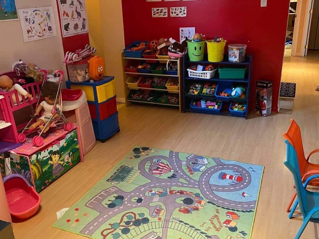 Nursery Small Monde De Yasmine | 1001 Rue dAntin, Repentigny, QC J5Y 4B1, Canada | Phone: (514) 898-1504