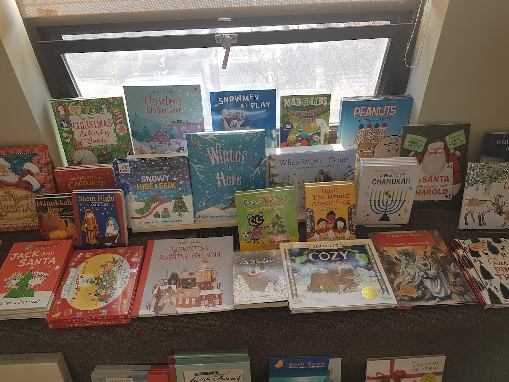 A Different Drummer Books | 513 Locust St, Burlington, ON L7S 1V3, Canada | Phone: (905) 639-0925