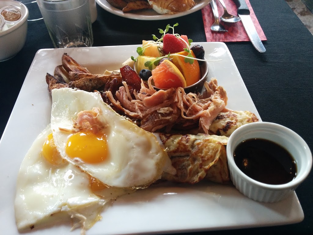 Le Marche Public Mante du Carre | 6 Rue Daniel Johnson, Danville, QC J0A 1A0, Canada | Phone: (819) 839-2843