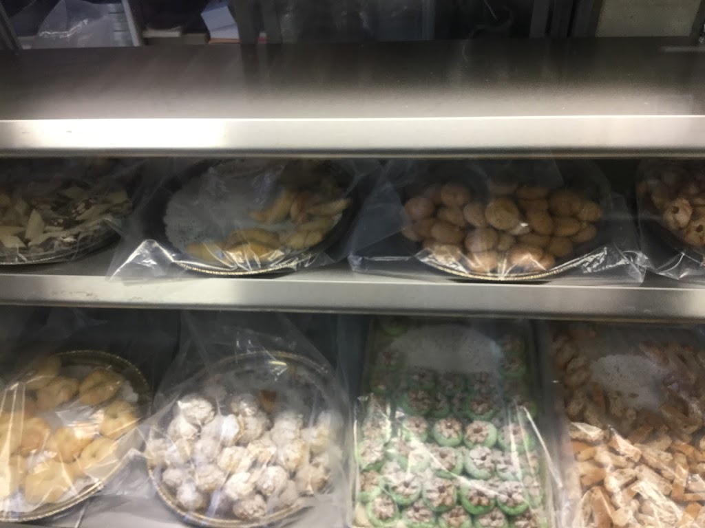 Aurora Pastry | 839 Erie St E, Windsor, ON N9A 3Y5, Canada | Phone: (519) 256-8801
