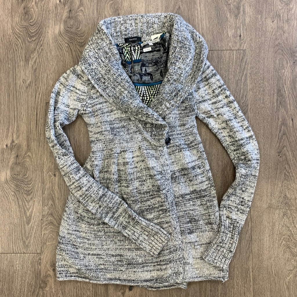 Closet Couture Boutique | 415 Fairview Dr, Brantford, ON N3R 7M3, Canada | Phone: (519) 758-0808