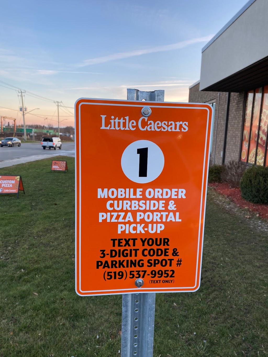 Little Caesars Pizza | 998 DUNDAS STREET WEST, Woodstock, ON N4S 1H3, Canada | Phone: (519) 533-1616