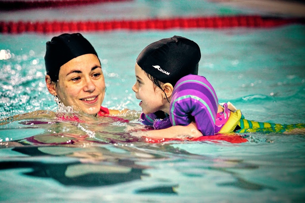 Piscine Annie-Pelletier | 8850 Av. Dubuisson, Montréal, QC H1L 2W6, Canada | Phone: (514) 280-2664