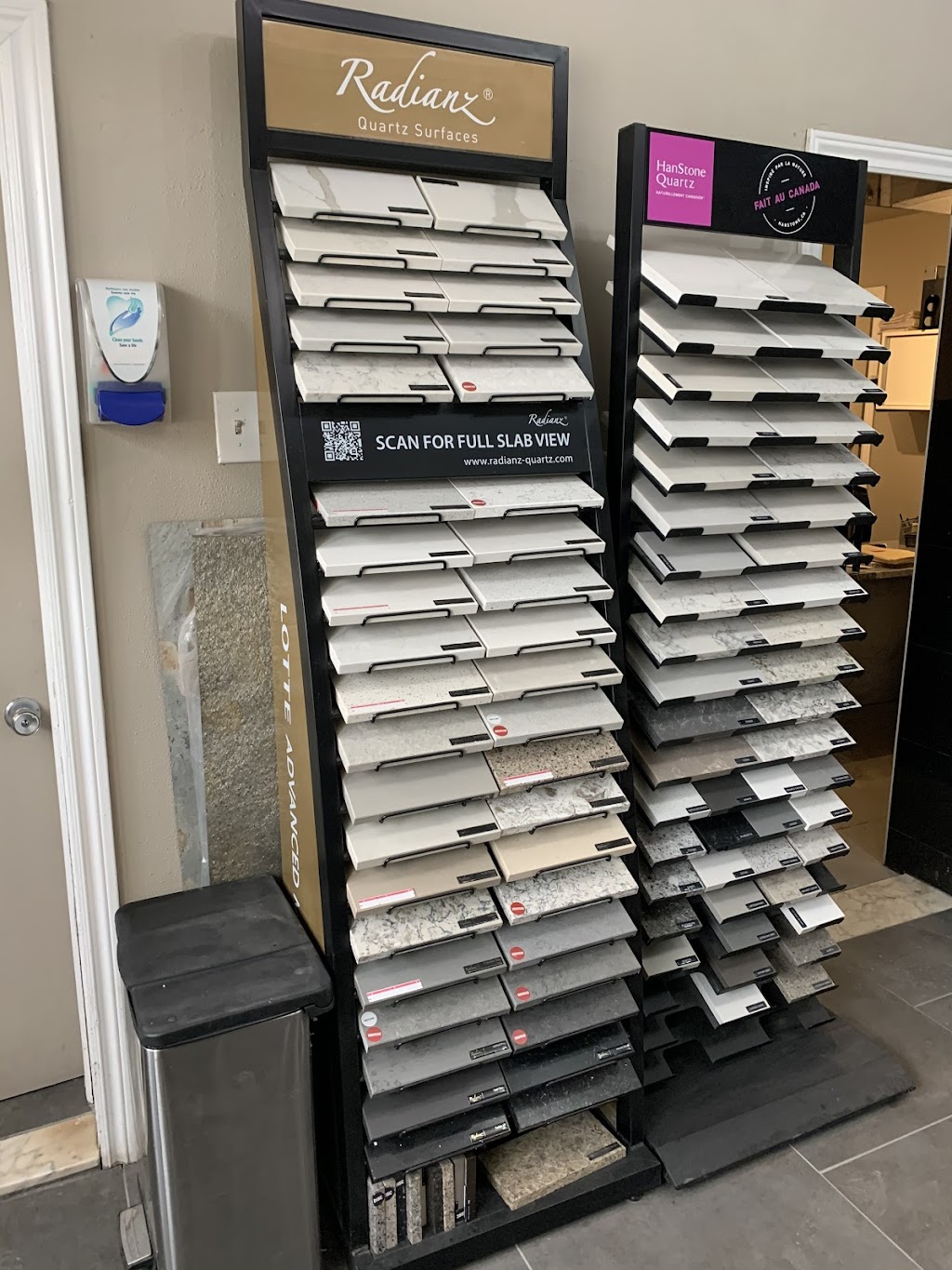 Les Pierres Milestones | 6510 Rue Saint-Patrick, LaSalle, QC H8N 1V2, Canada | Phone: (514) 932-5252