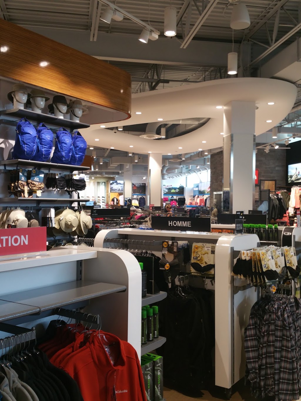 Sports Experts | 3035 Boulevard le Carrefour, Laval, QC H7T 1C8, Canada | Phone: (450) 682-0032