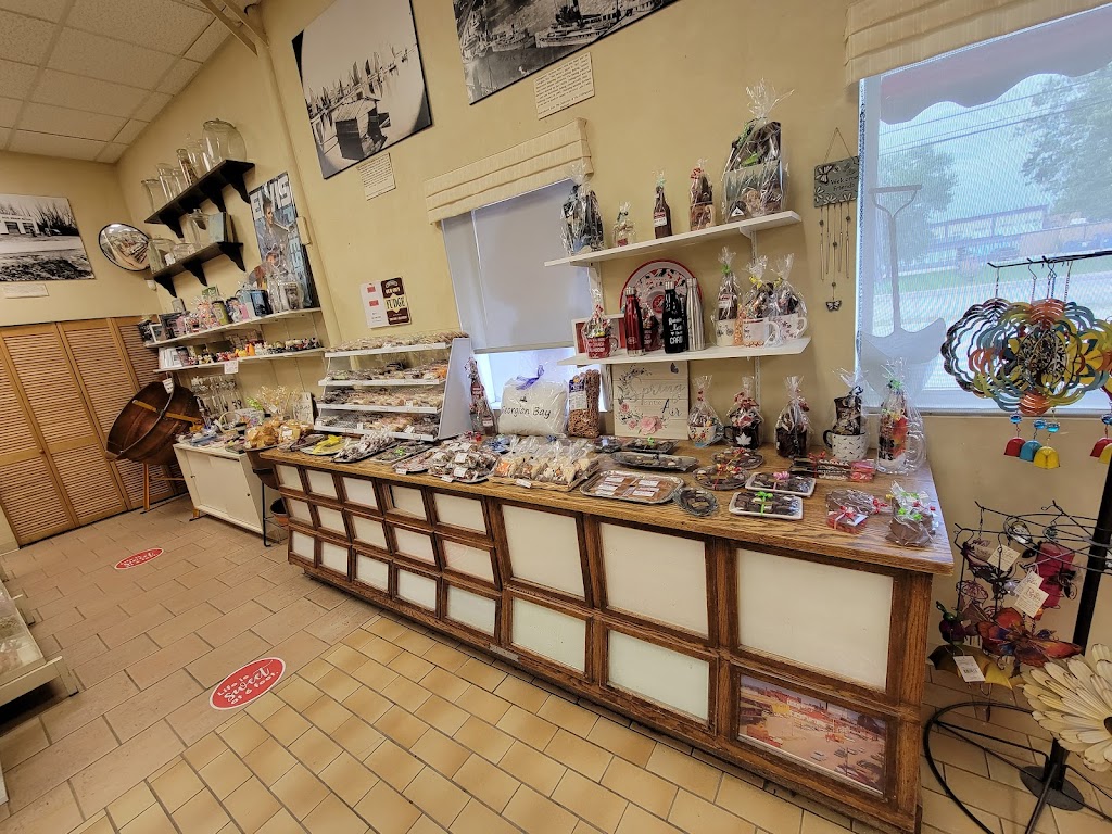 The Candy Factory | 645 Hurontario St, Collingwood, ON L9Y 2N6, Canada | Phone: (705) 445-2400