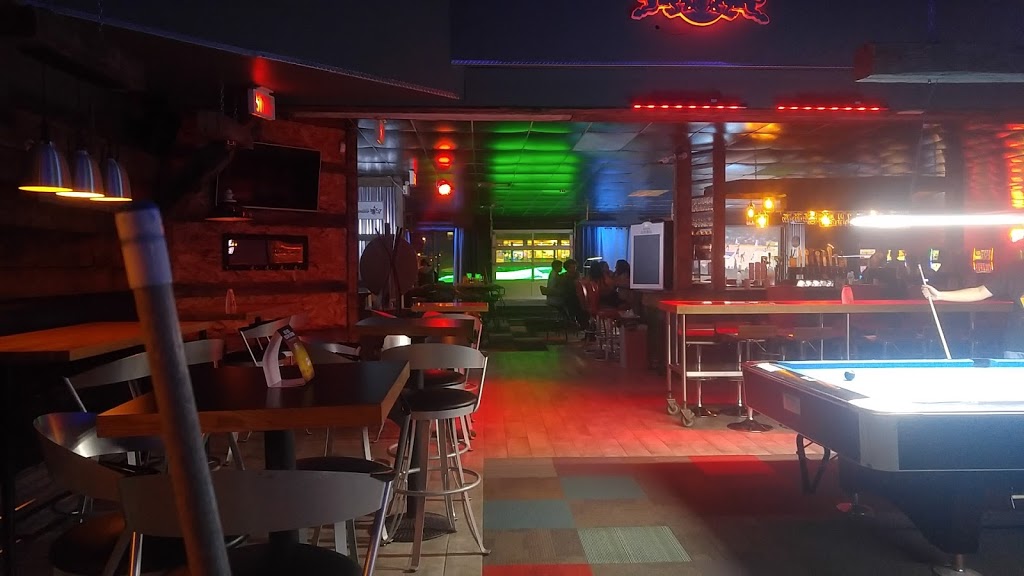 La Boule - Bar Urbain | 7365 Boulevard Guillaume-Couture, Lévis, QC G6V 7A3, Canada | Phone: (418) 835-0973