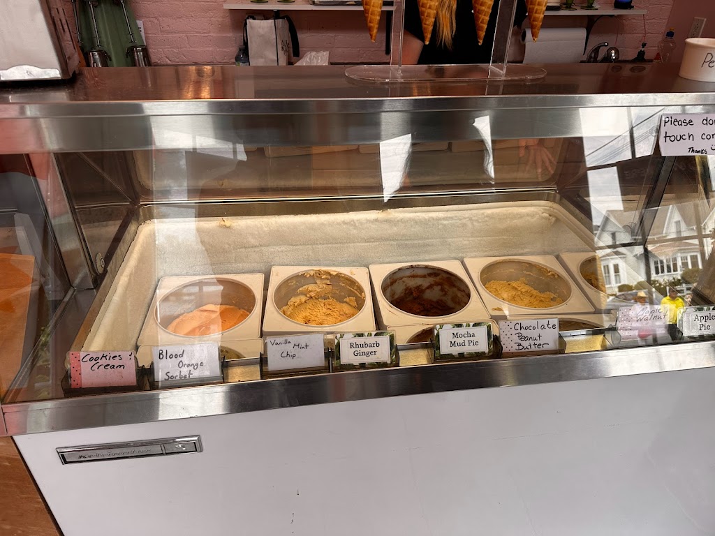 Slickers County Ice Cream Inc. | 271 Bloomfield Main St, Bloomfield, ON K0K 1G0, Canada | Phone: (613) 985-0093