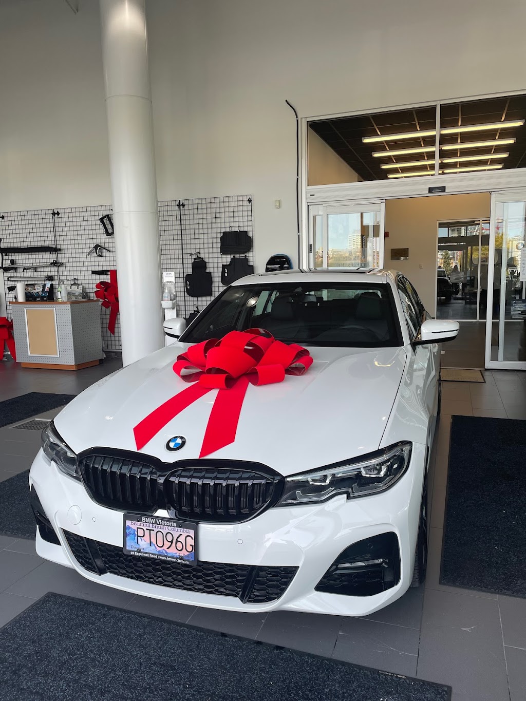 BMW Victoria | 95 Esquimalt Rd, Victoria, BC V9A 3K8, Canada | Phone: (250) 995-9250