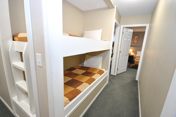 Grannie Greens Getaway | 4 Box # 2101, 1311 Burfield Dr, Sun Peaks, BC V0E 5N0, Canada | Phone: (800) 585-8834