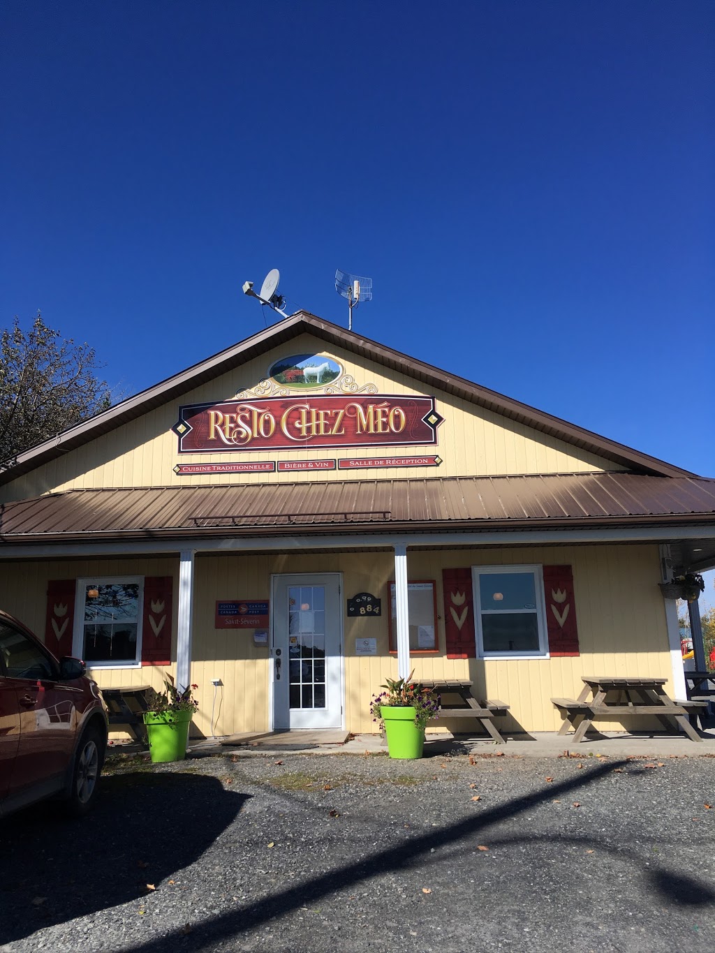 Resto Chez Méo | 884 Rue des Pionniers, Saint-Séverin, QC G0N 1V0, Canada | Phone: (418) 426-1107