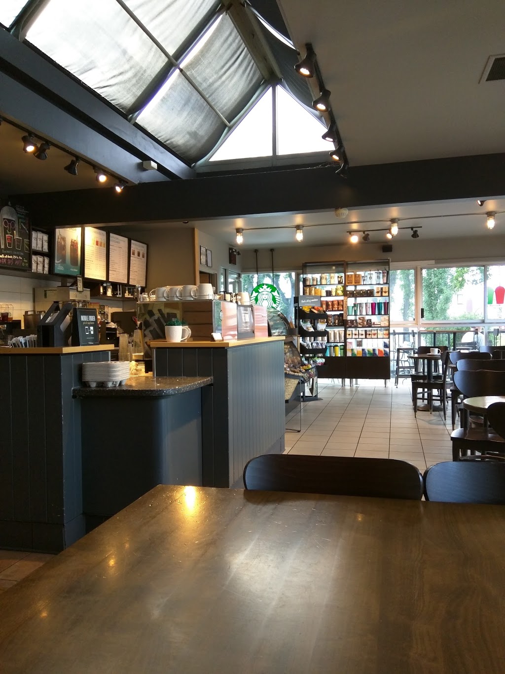 Starbucks | cafe | 919 Centre St NW, Calgary, AB T2E 2P6, Canada | 4032307844 OR +1 403-230-7844
