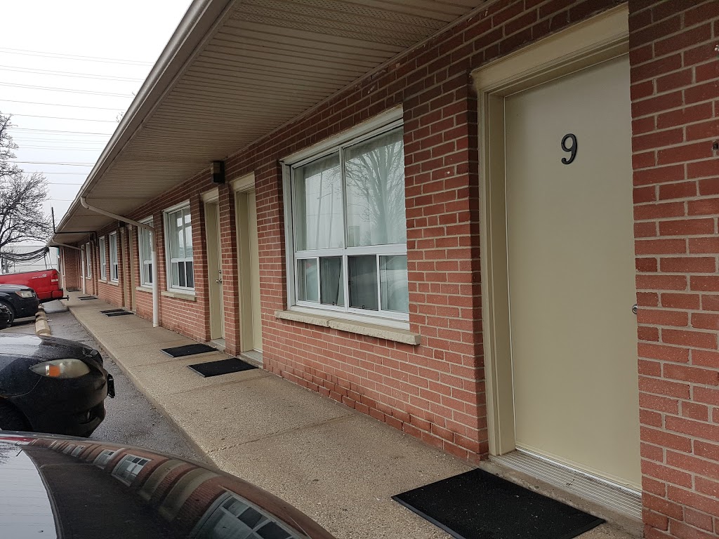 Pinecrest Motel | 2641 Hwy 7, Concord, ON L4K 1V8, Canada | Phone: (905) 669-1928