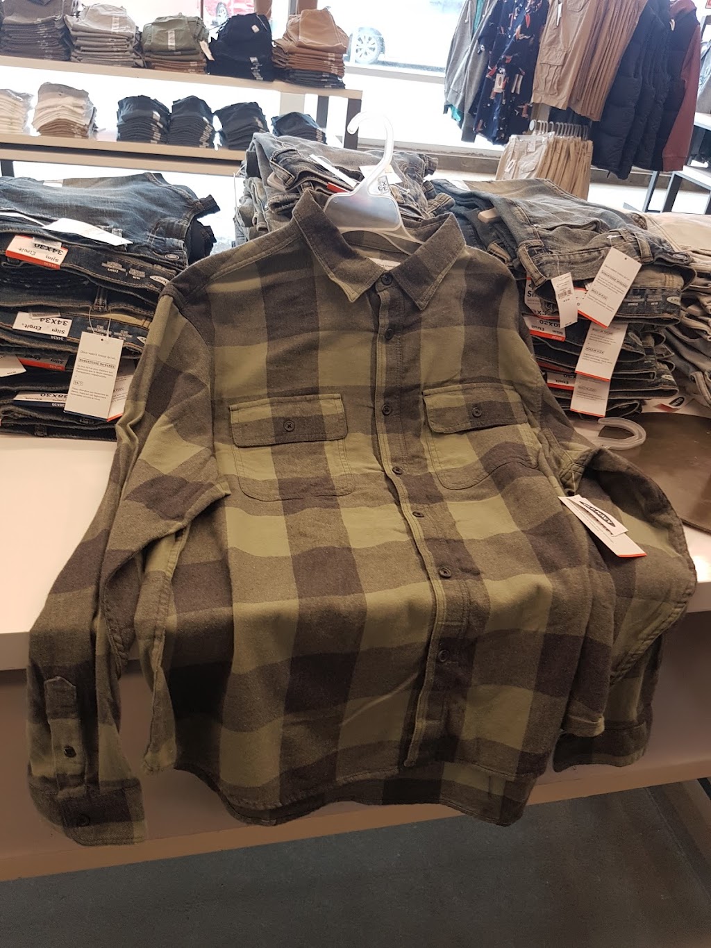 Old Navy | 2525 36 St NE, Calgary, AB T1Y 5T4, Canada | Phone: (403) 590-9501