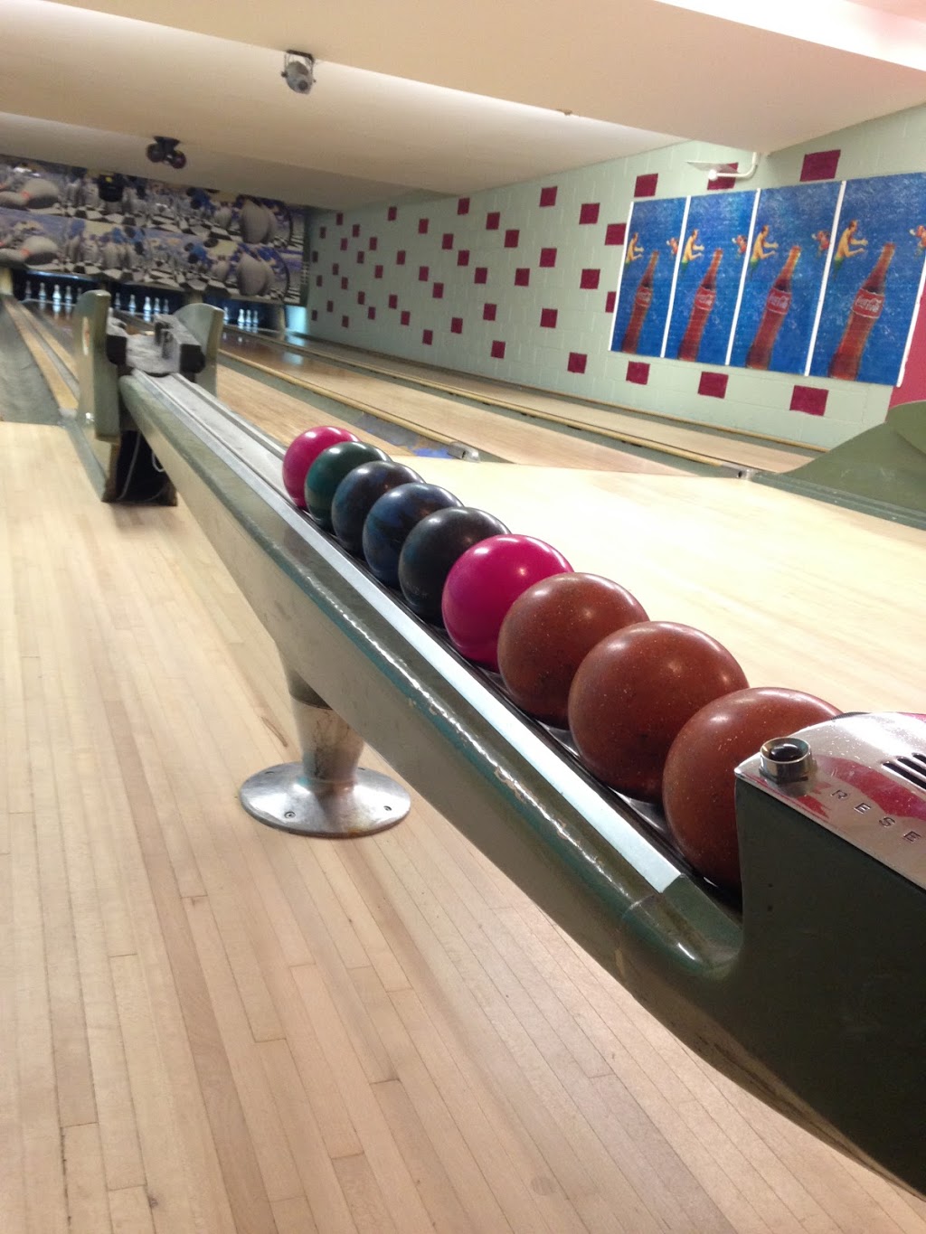 Elgin Bowling Lanes | 15 Church St, Elgin, ON K0G 1E0, Canada | Phone: (613) 929-2695