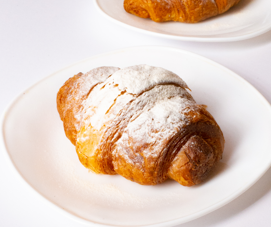 LE ROYAL Pâtisserie-Boulangerie | 740 Boulevard Cote Vertu Ouest #172, Saint-Laurent, QC H4L 5C8, Canada | Phone: (514) 419-9585