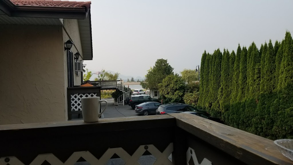 Harrison Village Motel | 280 Esplanade Ave, Harrison Hot Springs, BC V0M 1K0, Canada | Phone: (604) 796-2616