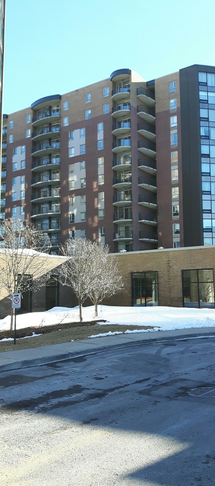 Residence Les Marronniers | 1500 Montée Monette, Laval, QC H7M 5C9, Canada | Phone: (514) 858-1500