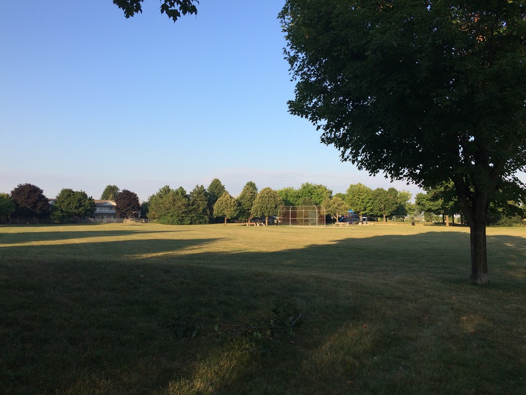 Kingscourt Park | 550 King St N, Waterloo, ON N2L 5W6, Canada