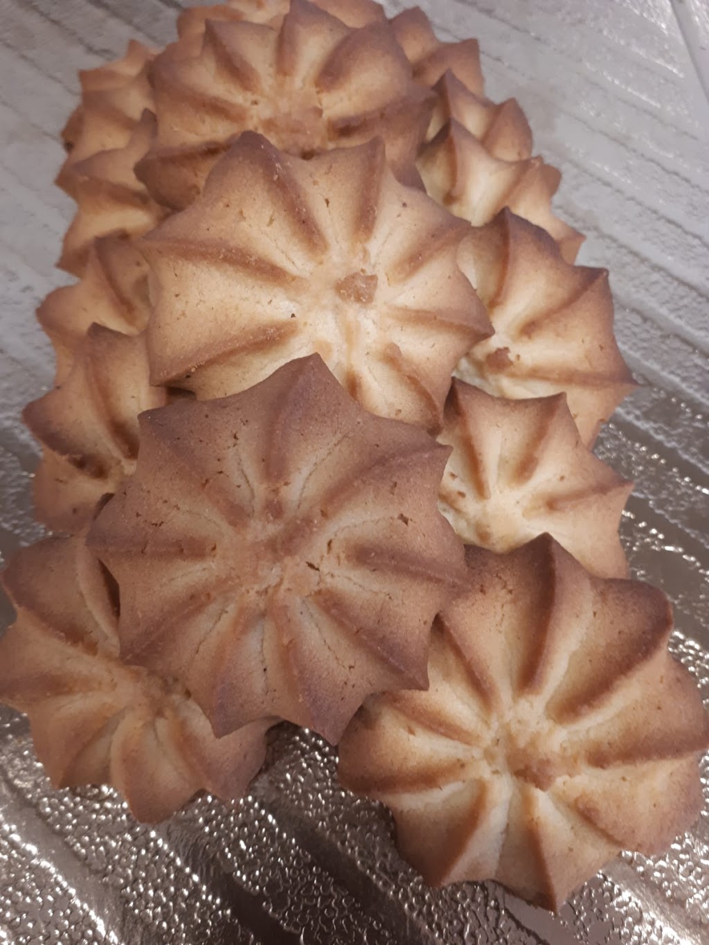 Dillonz Sweet & Bakery | 2714 48 St NW, Edmonton, AB T6L 6B8, Canada | Phone: (780) 540-1881